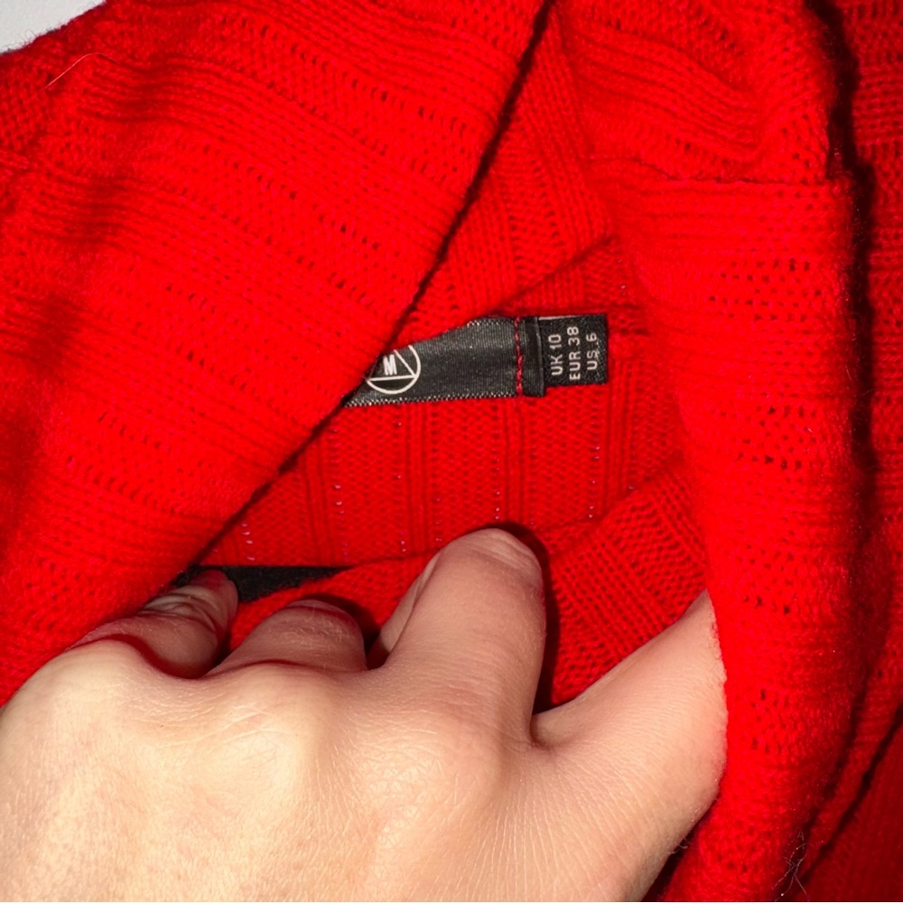Red Ribbed Turtleneck Sweater - Picture 3 of 7